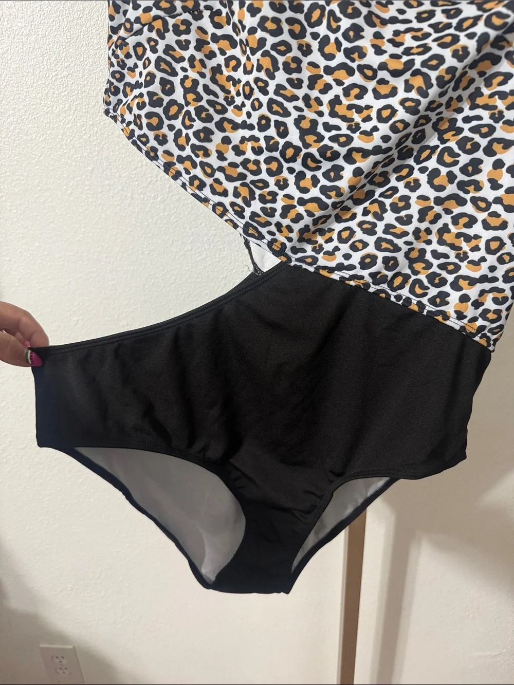 One-Shoulder Leopard Print and Black Women’s swimsuit- Size large